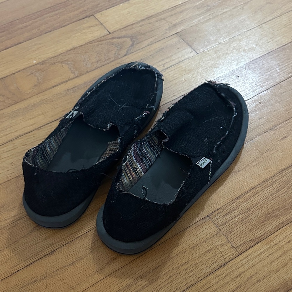 Sanuk Black Slip-On Flats